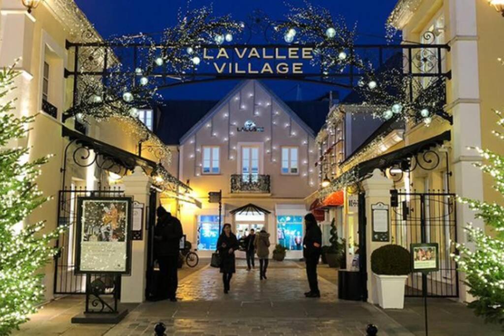 Disneyland Paris New Design * Bailly-Romainvilliers